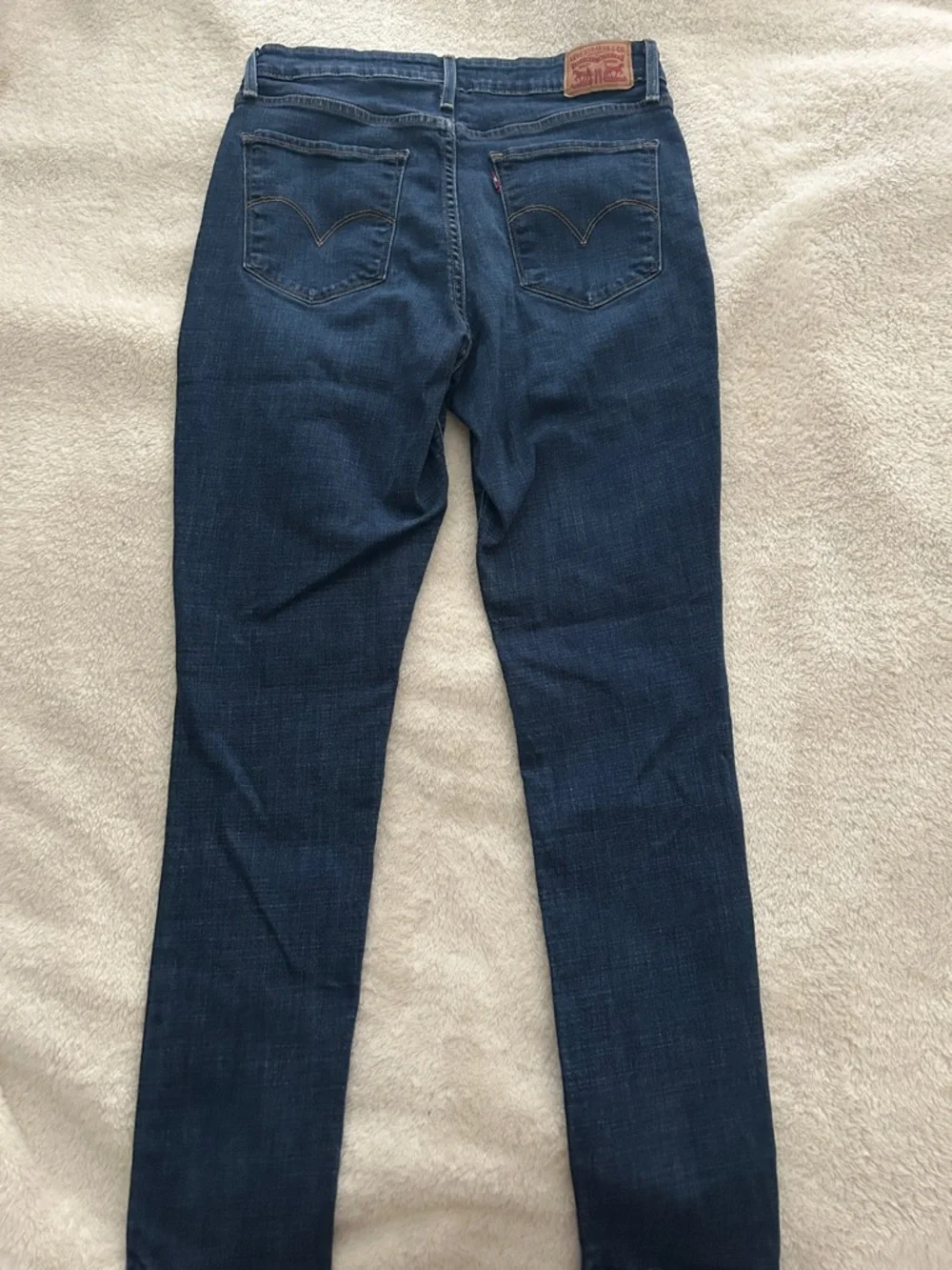 Levi's Women's Dark Indigo Skinny Jeans size 31 - Picture 3 of 4